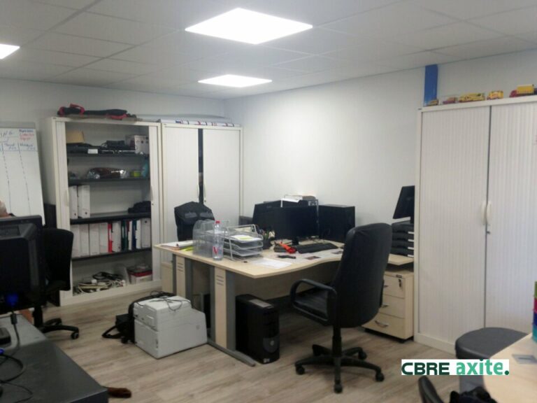 À louer : locaux d'activités - SERRIERES EN CHAUTAGNE - 73.22087